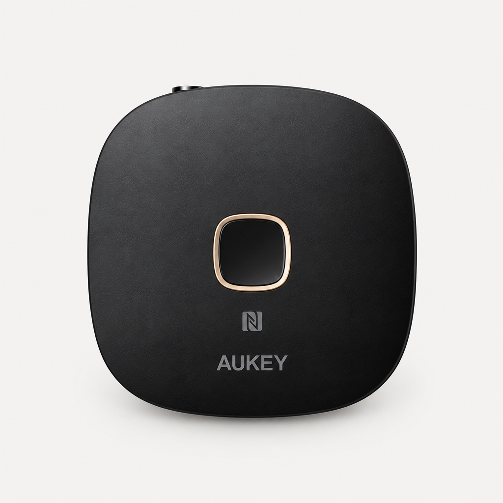 AUKEY устройство на светлосив фон