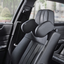 Черни странични опори BANNIO, монтирани към подглавник на автомобилна седалка